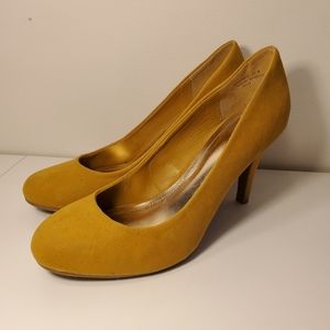 Mustard yellow suede heels